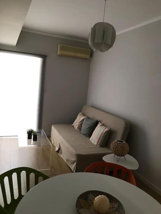 Kyparissia Cozy Flat - 5Mins Walking From Beach Apartment Bagian luar foto