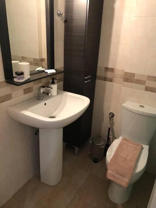 Kyparissia Cozy Flat - 5Mins Walking From Beach Apartment Bagian luar foto